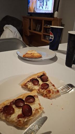 MC's pizzeria